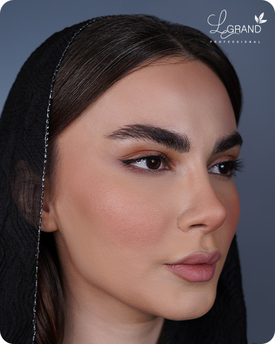 رژگونه-306-لگراند-روی-پوست-روشن