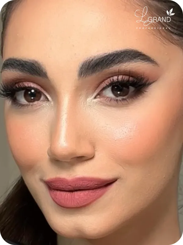 رژلب صورتی ملایم برای پوست سفید