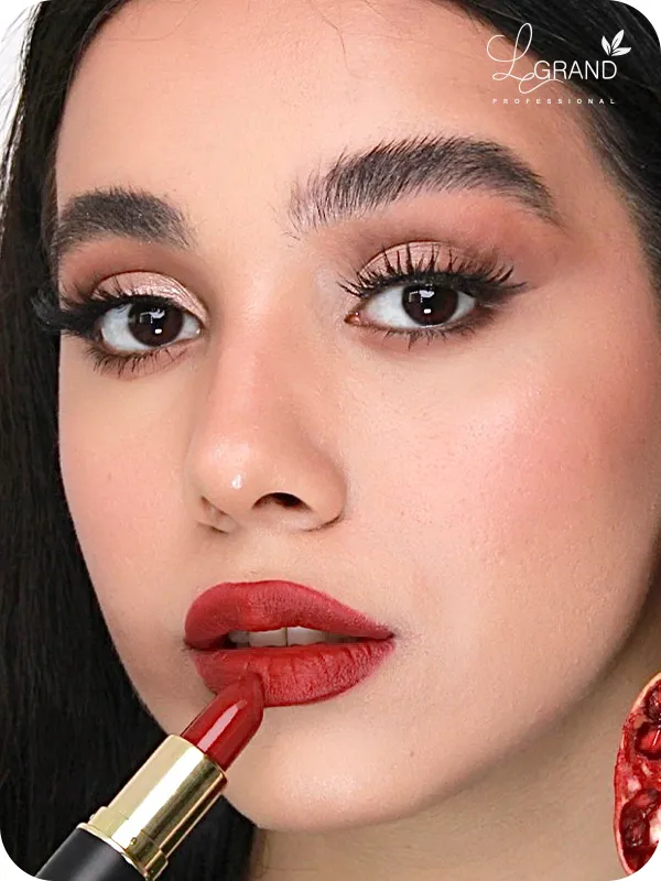 رژلب قرمز مناسب پوست گندمی