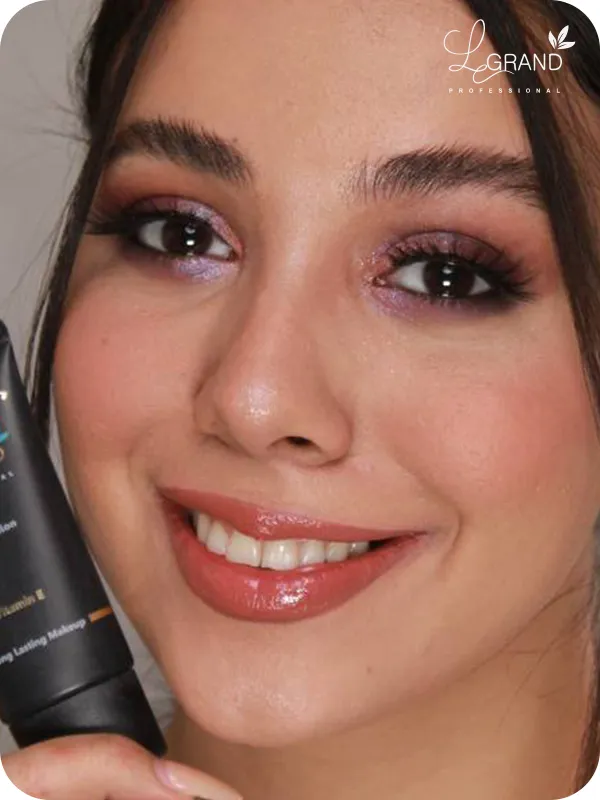 آرایش لایت با رژقرمز