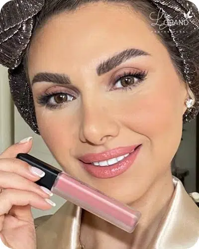 رژ لب مایع گوشتی صورتی لگراند مناسب پوست گندمی