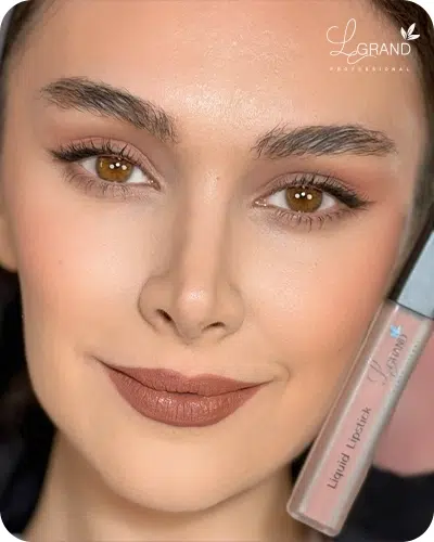 رژ لب قهوه ای آجری لگراند مناسب پوست تیره