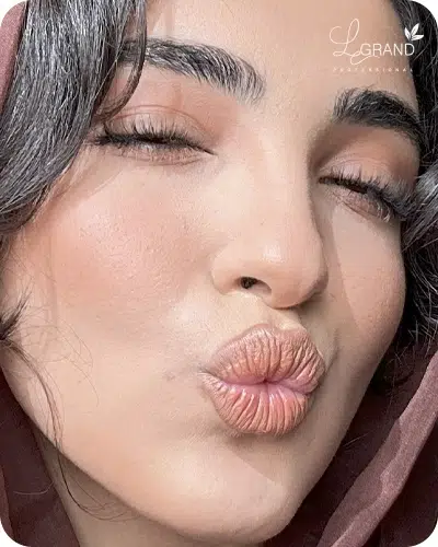 رژ لب گوشتی (کمی قهوه ای گرم) لگراند برای پوست تیره