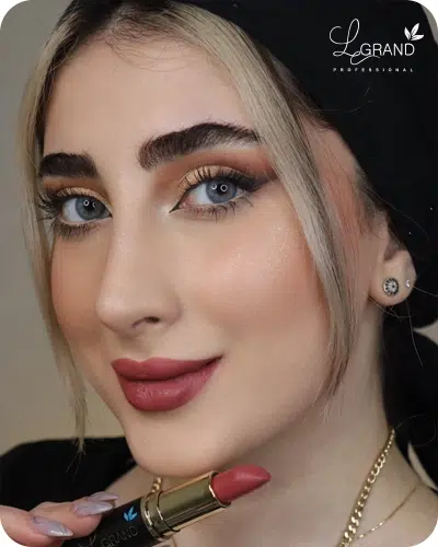 رژلب گوشتی یاسی مناسب پوست روشن