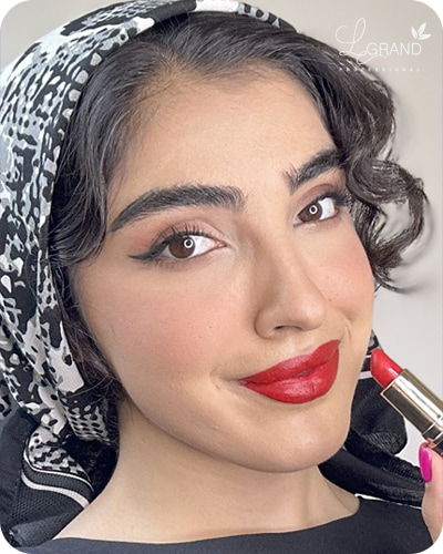 رژلب گوجه ای مناسب لباس سبز تیره