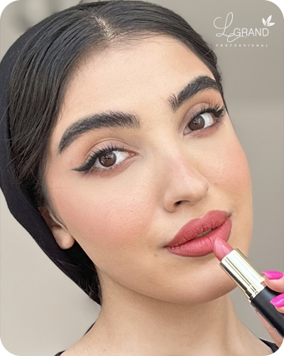 رژلب مناسب لباس سبز زیتونی