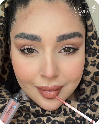 رژلب مایع مناسب لباس قرمز