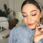 رژلب مناسب لباس آبی