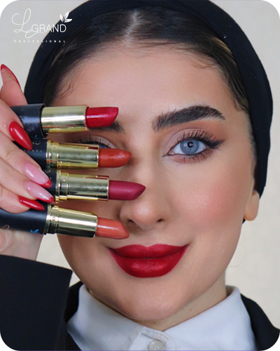 رژلب آلبالویی مناسب سایه بنفش