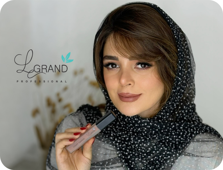 مقایسه رژلب جامد و مایع