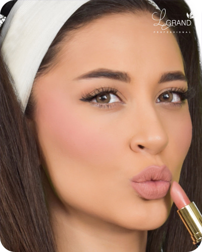 رژلب 522 برای آرایش صورت مربعی