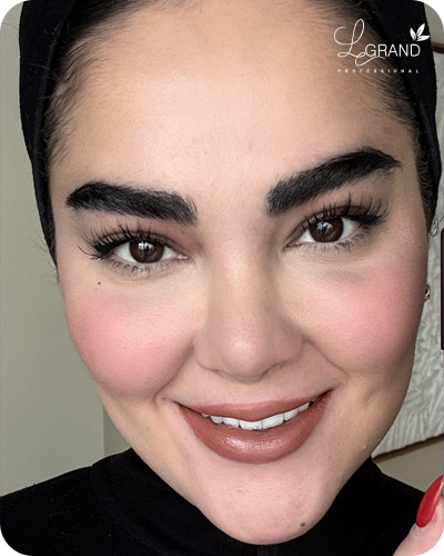 پودرفیکس مناسب آرایش صورت بیضی